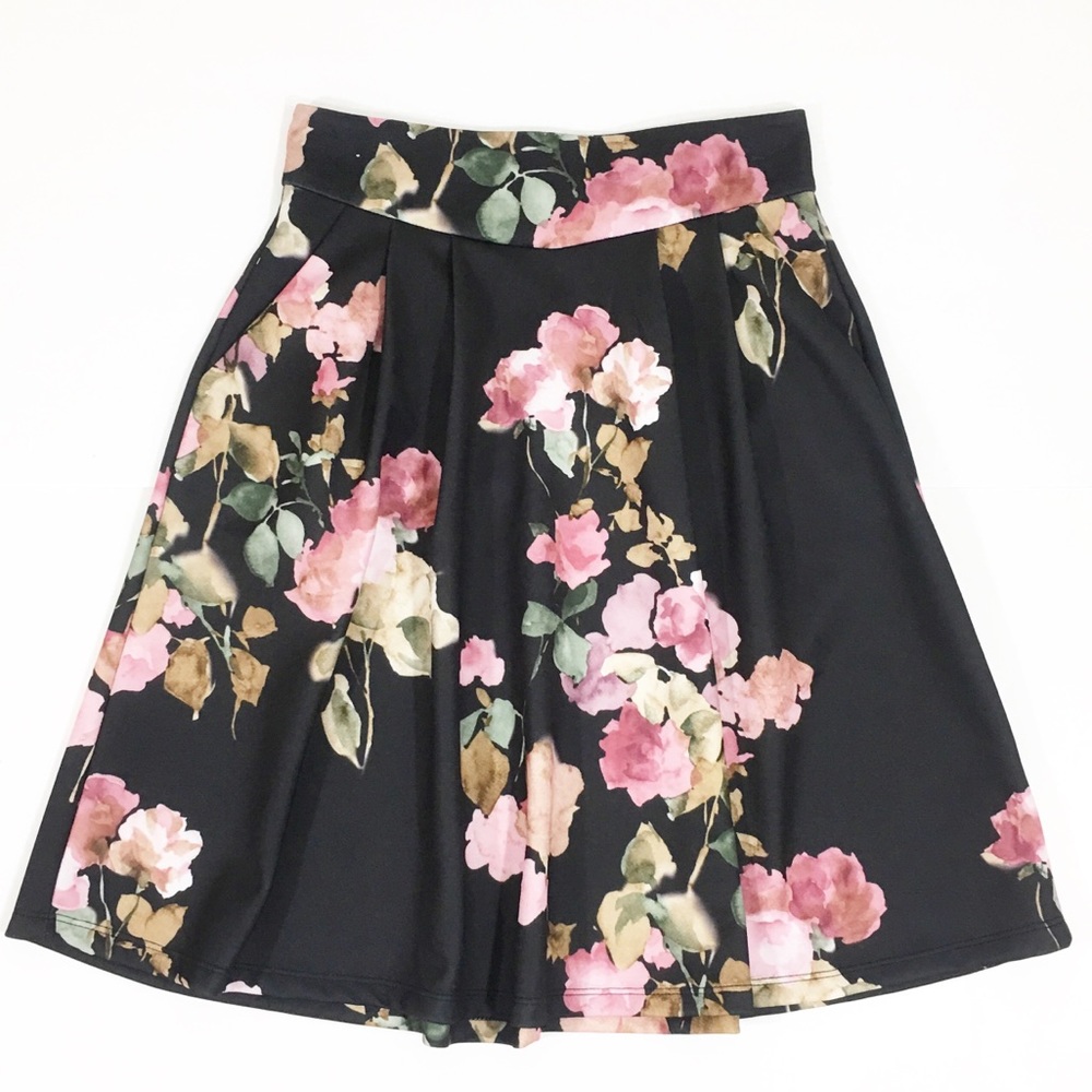 Potter’s Pot Floral Skirt size small